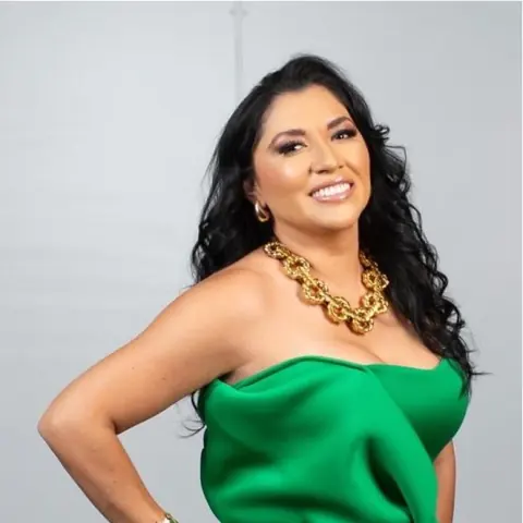 Foto de Ara Aquino